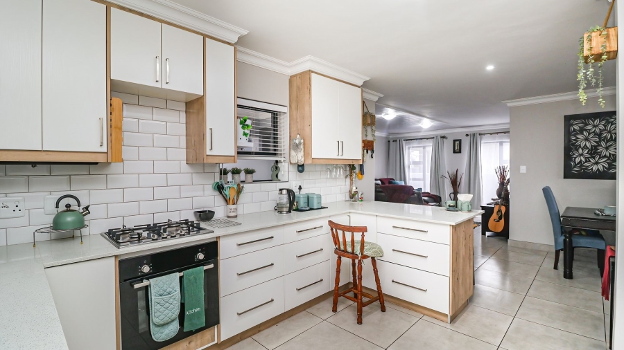 3 Bedroom Property for Sale in Dana Bay Western Cape